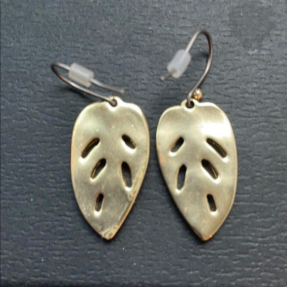 Lucky Brand Enamel Monstera Leaves Drop Earrings - Picture 5 of 7